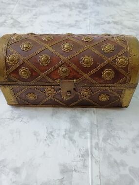 Vintage Ornate Brown Floral Dome Jewelry Chest